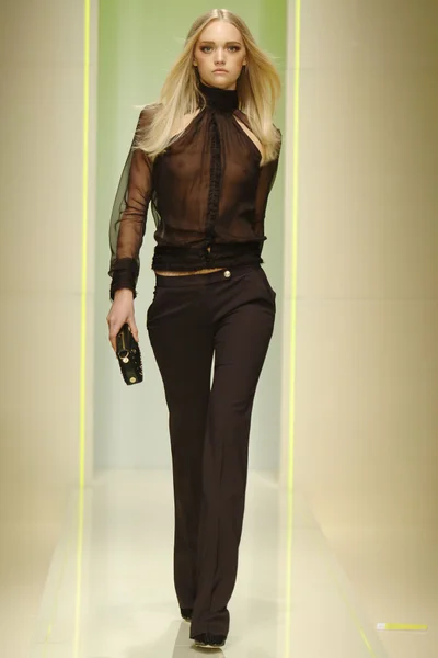Look 28